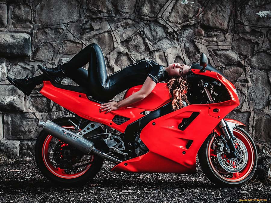 Beautiful girl Beautiful girls and motorcycles in Ibage