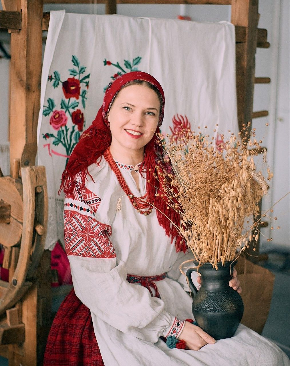 Women in Slavic costumes in Ibage