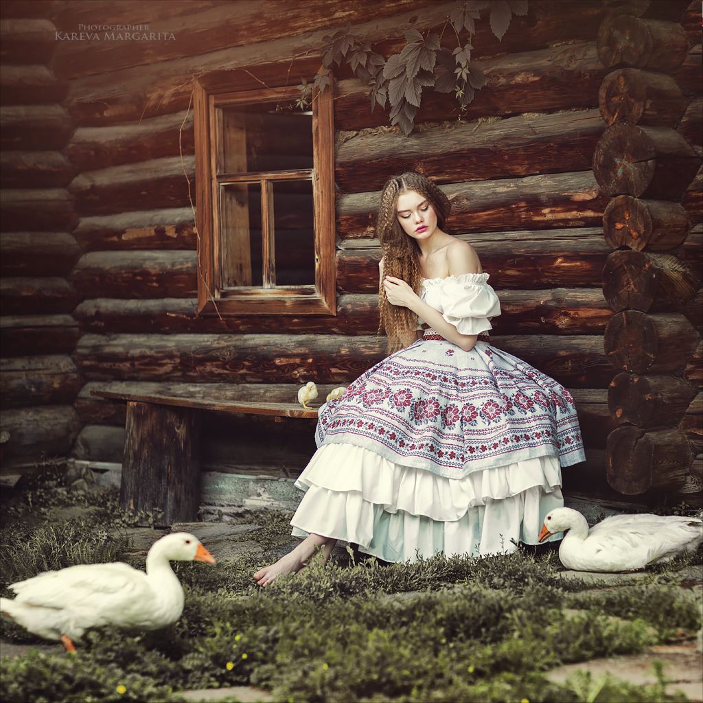Women in Slavic costumes in Ibage
