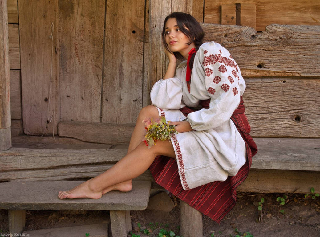 Women in Slavic costumes in Ibage