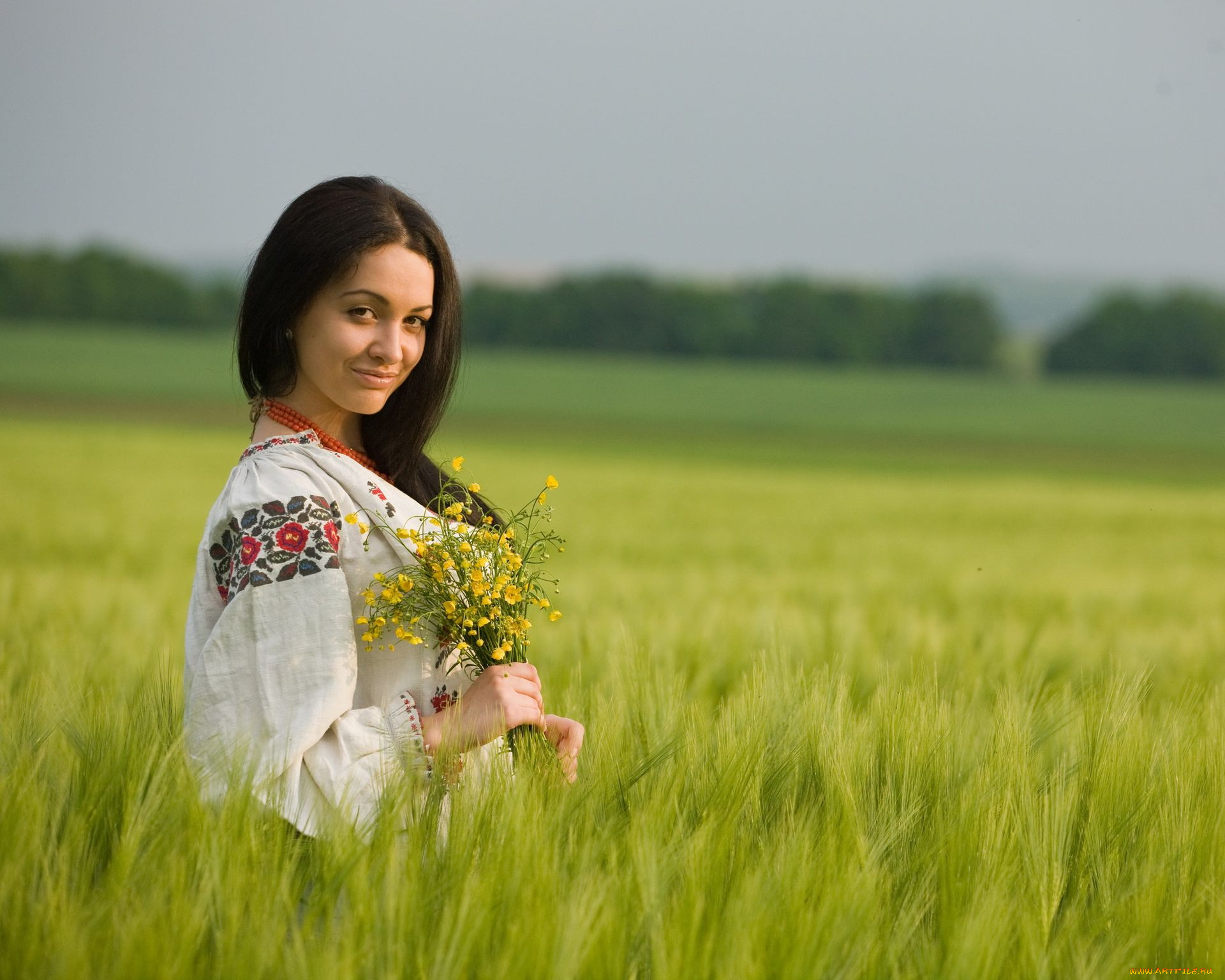 Women in Slavic costumes in Ibage