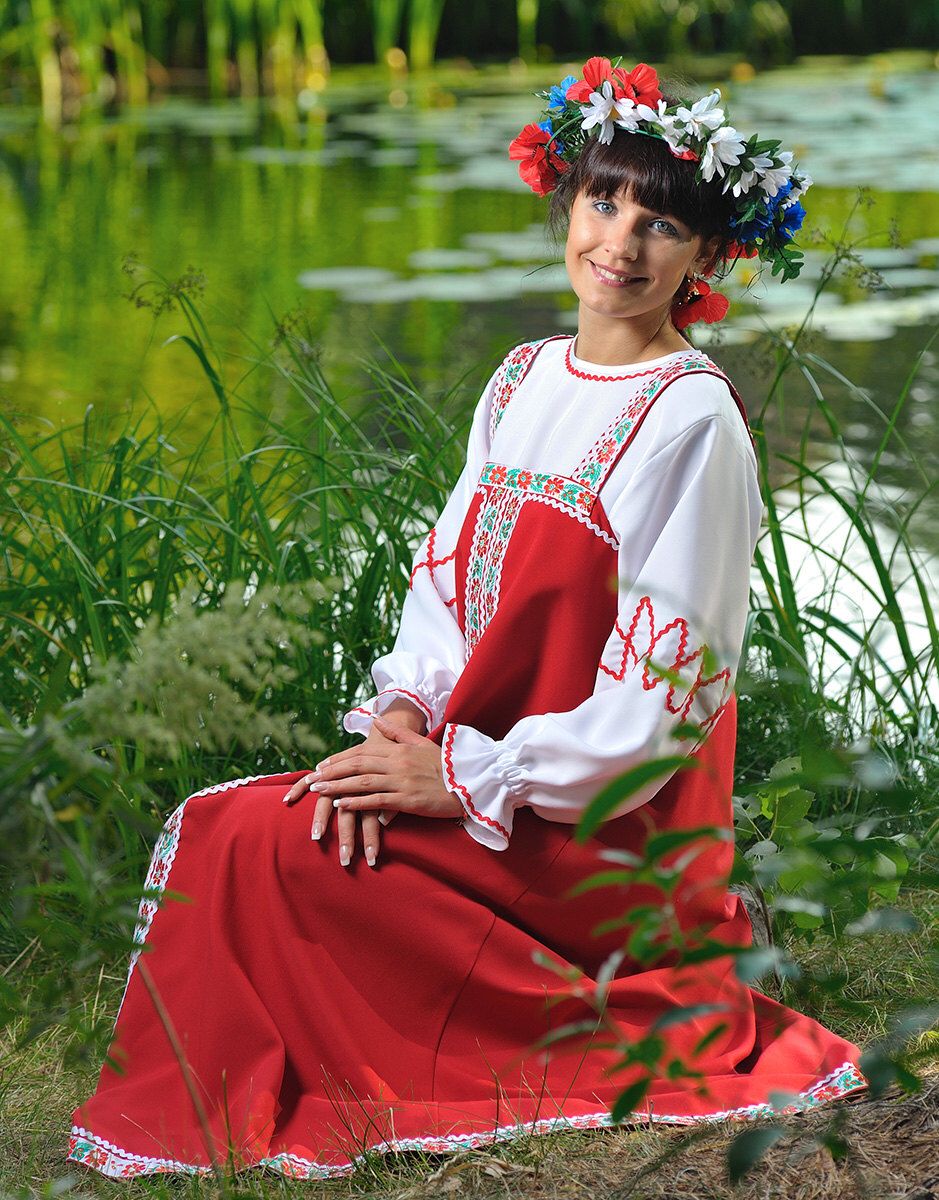 Beautiful girl Girls in Slavic costumes in Ibage